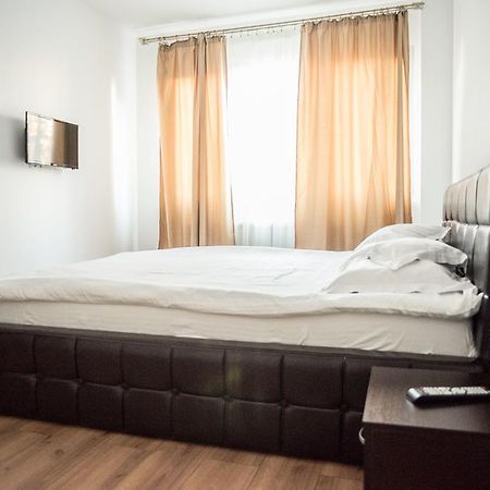 Executive Apartments 2 克拉奥华 外观 照片